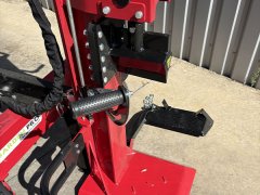Fendeuse à bois FH24T thermique sur remorque